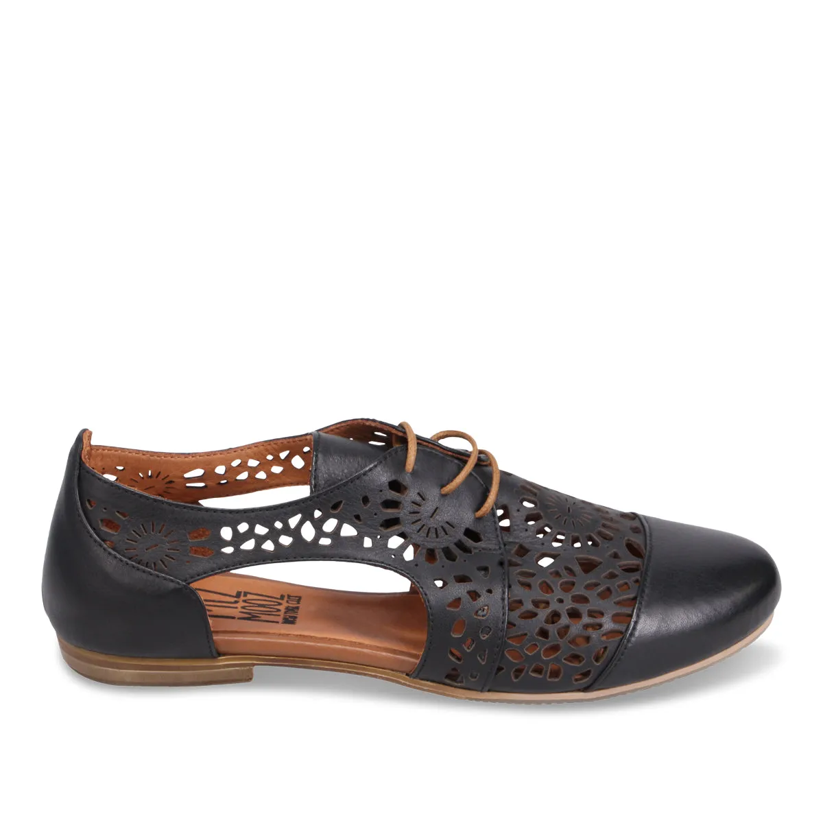 Kenan Lace Up