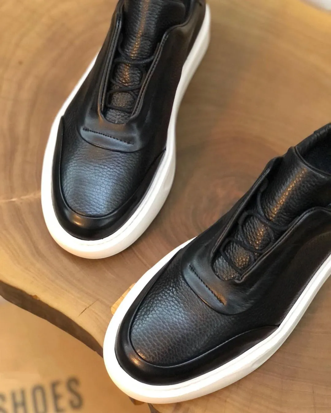 Leather Versatile Casual Sports Shoes