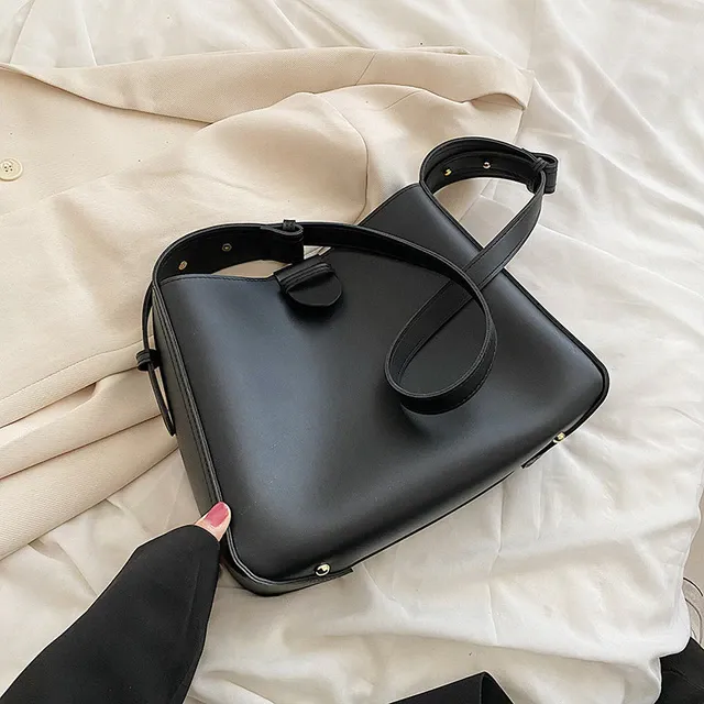 Peter Women's Leather Shoulder Handbag